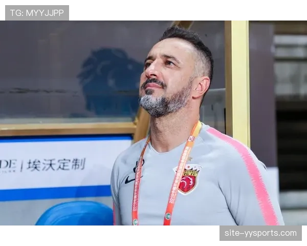 乌拉圭籍主帅成为上港帅位人选热议焦点引发球迷广泛讨论 乌拉圭籍主帅成为上港帅位人选热议焦点引发球迷广泛讨论